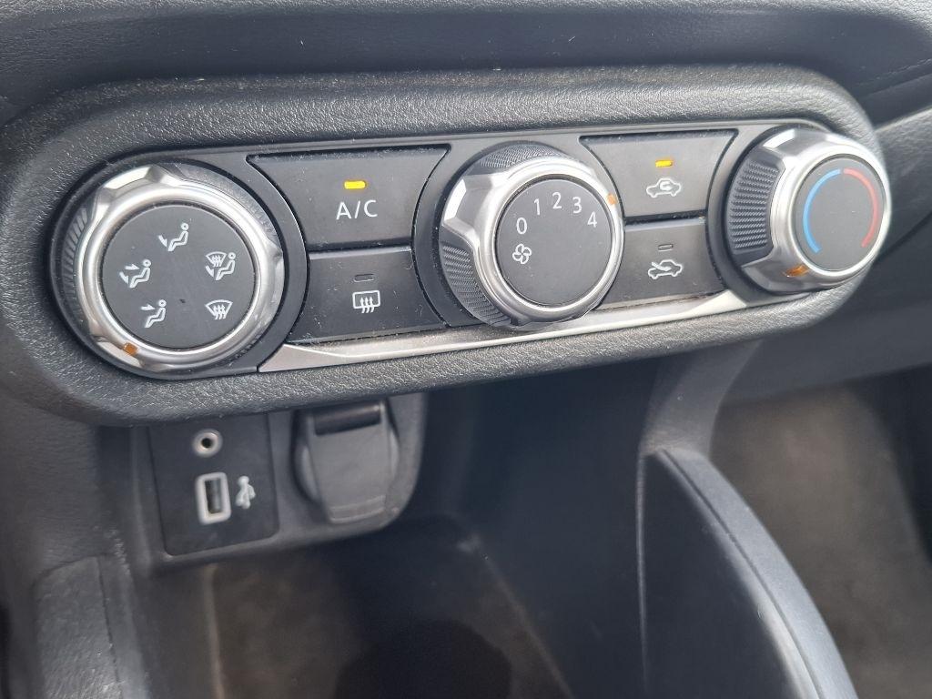 Nissan Versa S CVT 2025