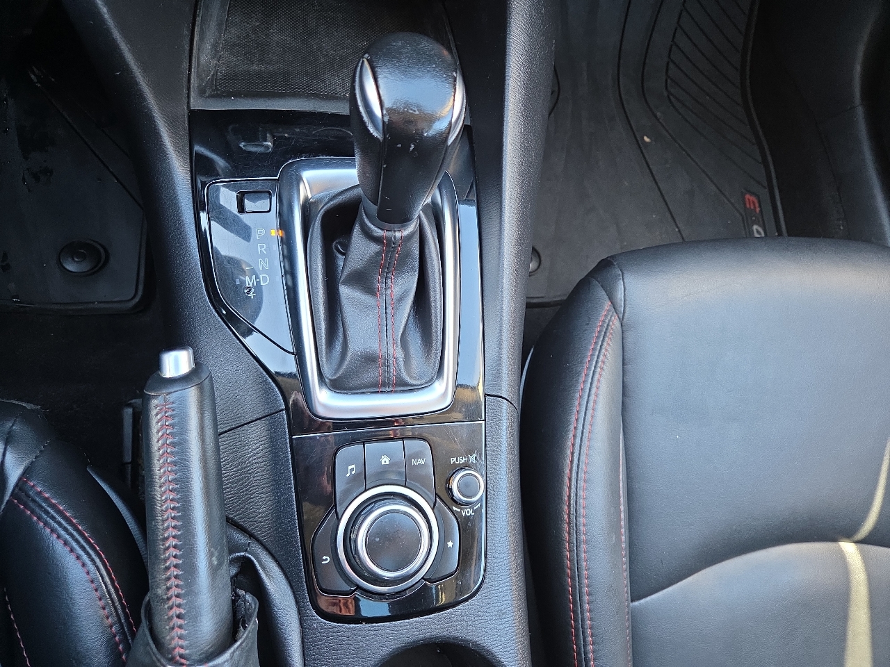 Mazda MAZDA3 i Grand Touring AT 5-Door 2014