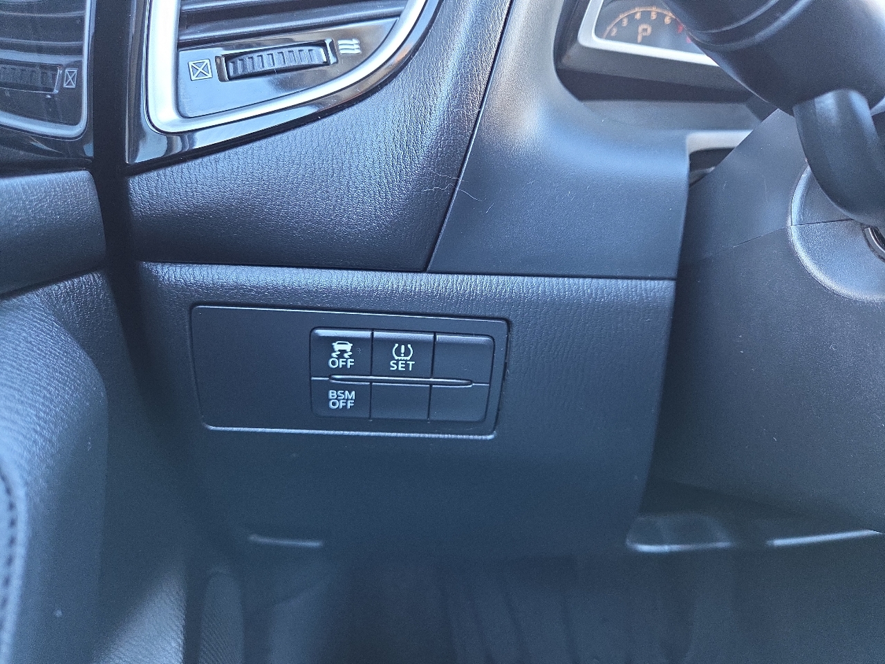 Mazda MAZDA3 i Grand Touring AT 5-Door 2014