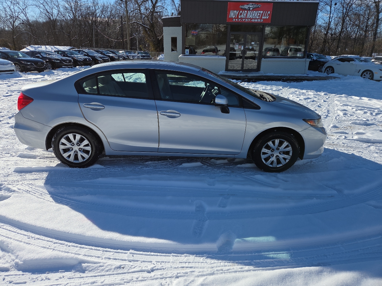 Honda Civic LX Sedan 5-Speed AT 2012
