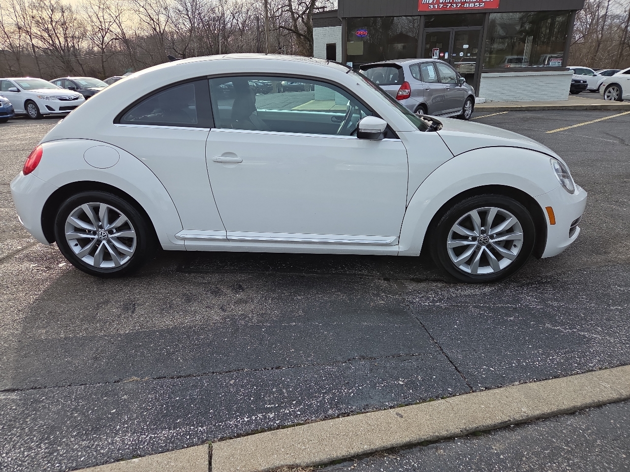 Volkswagen Beetle TDI 6A w/ Sunroof, Sound & Nav 2013