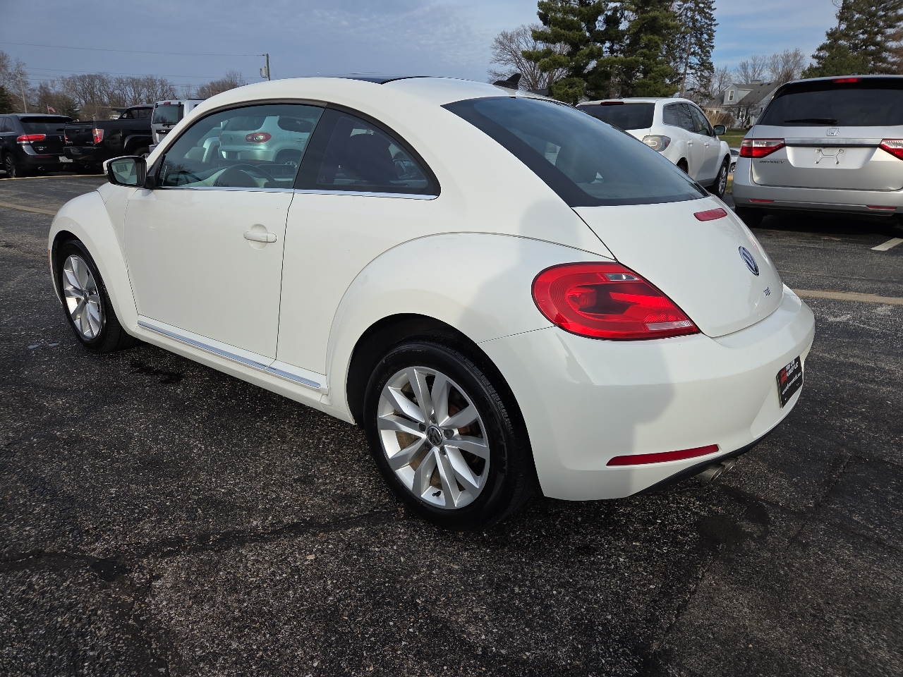 Volkswagen Beetle TDI 6A w/ Sunroof, Sound & Nav 2013