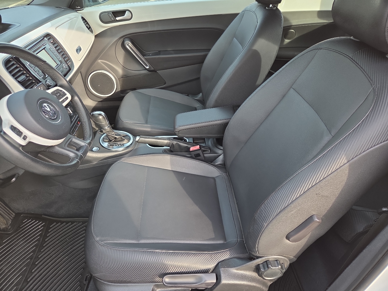 Volkswagen Beetle TDI 6A w/ Sunroof, Sound & Nav 2013