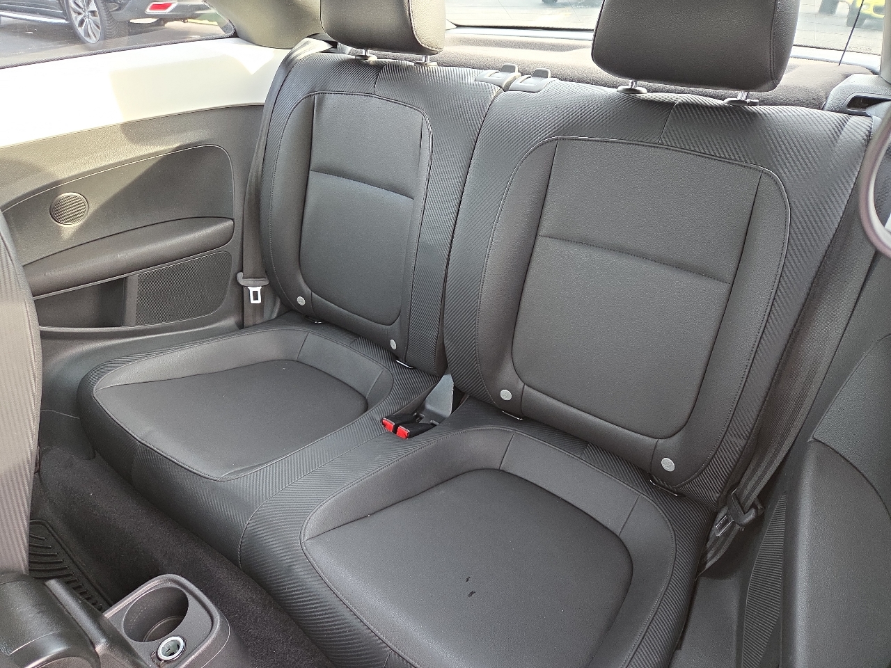 Volkswagen Beetle TDI 6A w/ Sunroof, Sound & Nav 2013