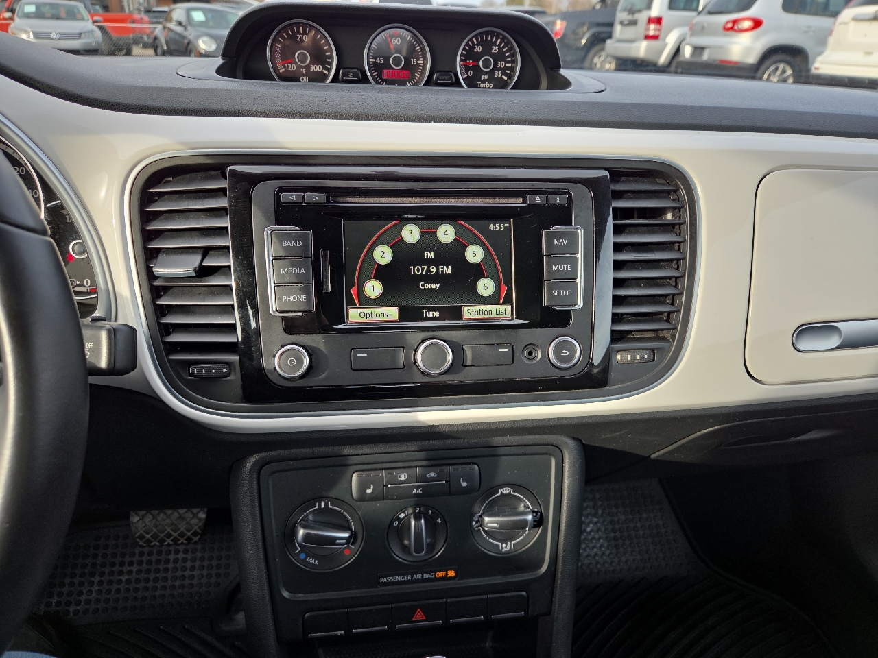 Volkswagen Beetle TDI 6A w/ Sunroof, Sound & Nav 2013