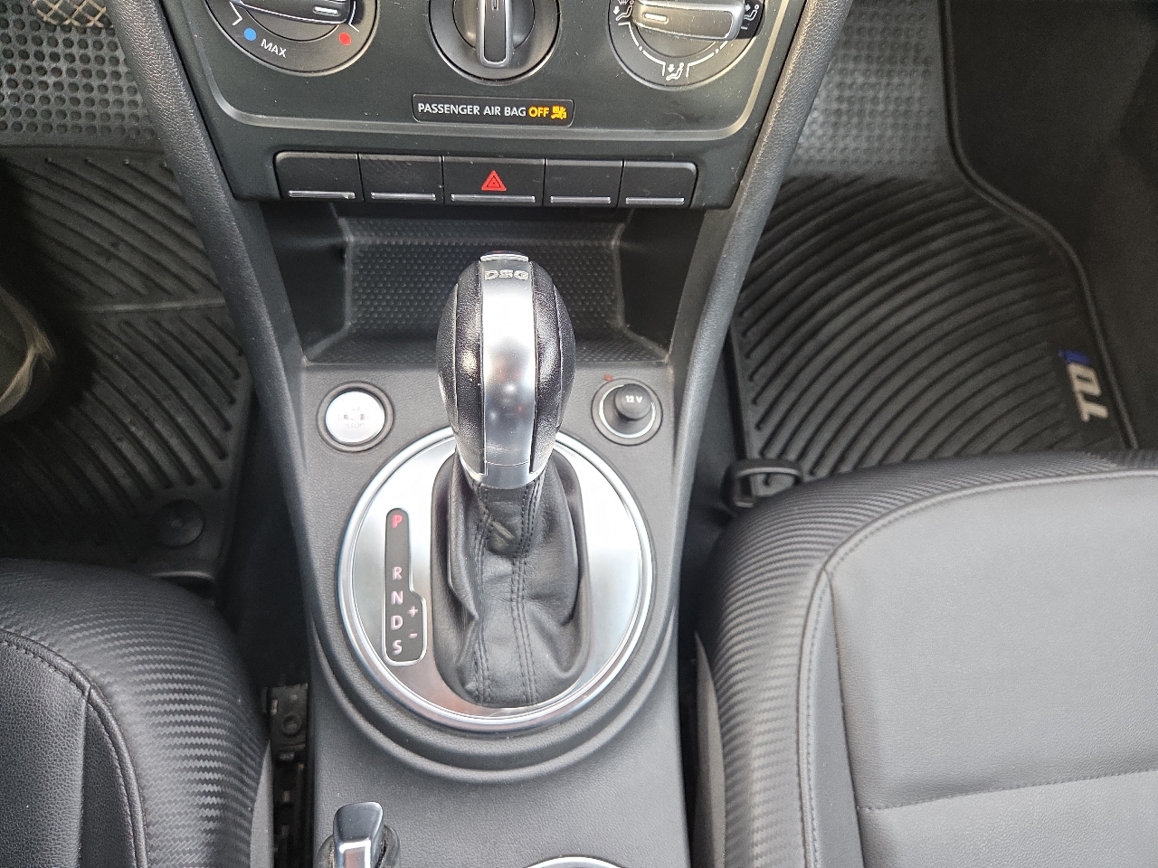 Volkswagen Beetle TDI 6A w/ Sunroof, Sound & Nav 2013