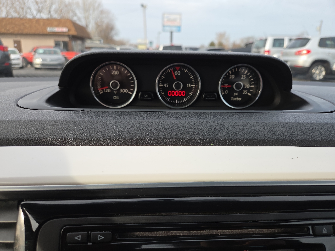 Volkswagen Beetle TDI 6A w/ Sunroof, Sound & Nav 2013