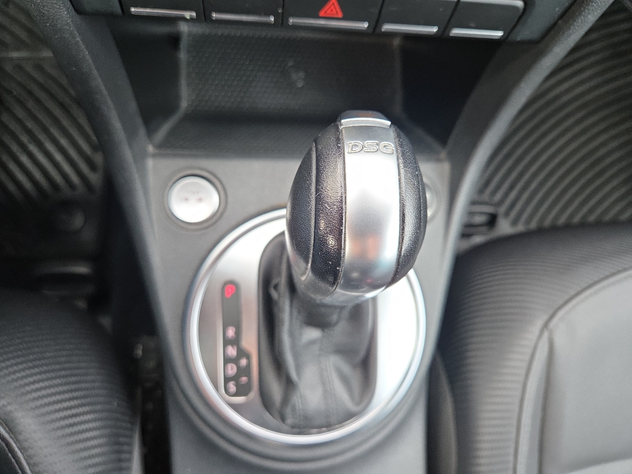 Volkswagen Beetle TDI 6A w/ Sunroof, Sound & Nav 2013