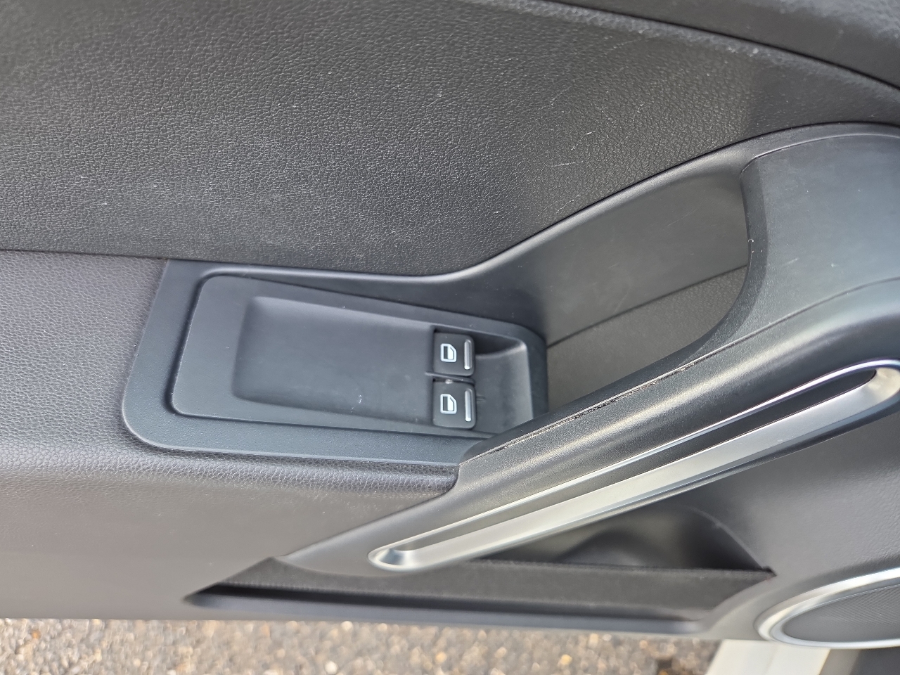 Volkswagen Beetle TDI 6A w/ Sunroof, Sound & Nav 2013