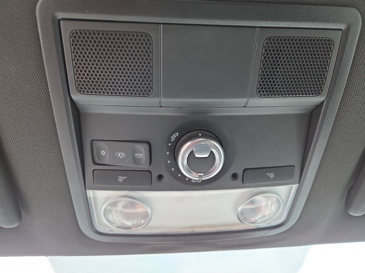 Volkswagen Beetle TDI 6A w/ Sunroof, Sound & Nav 2013