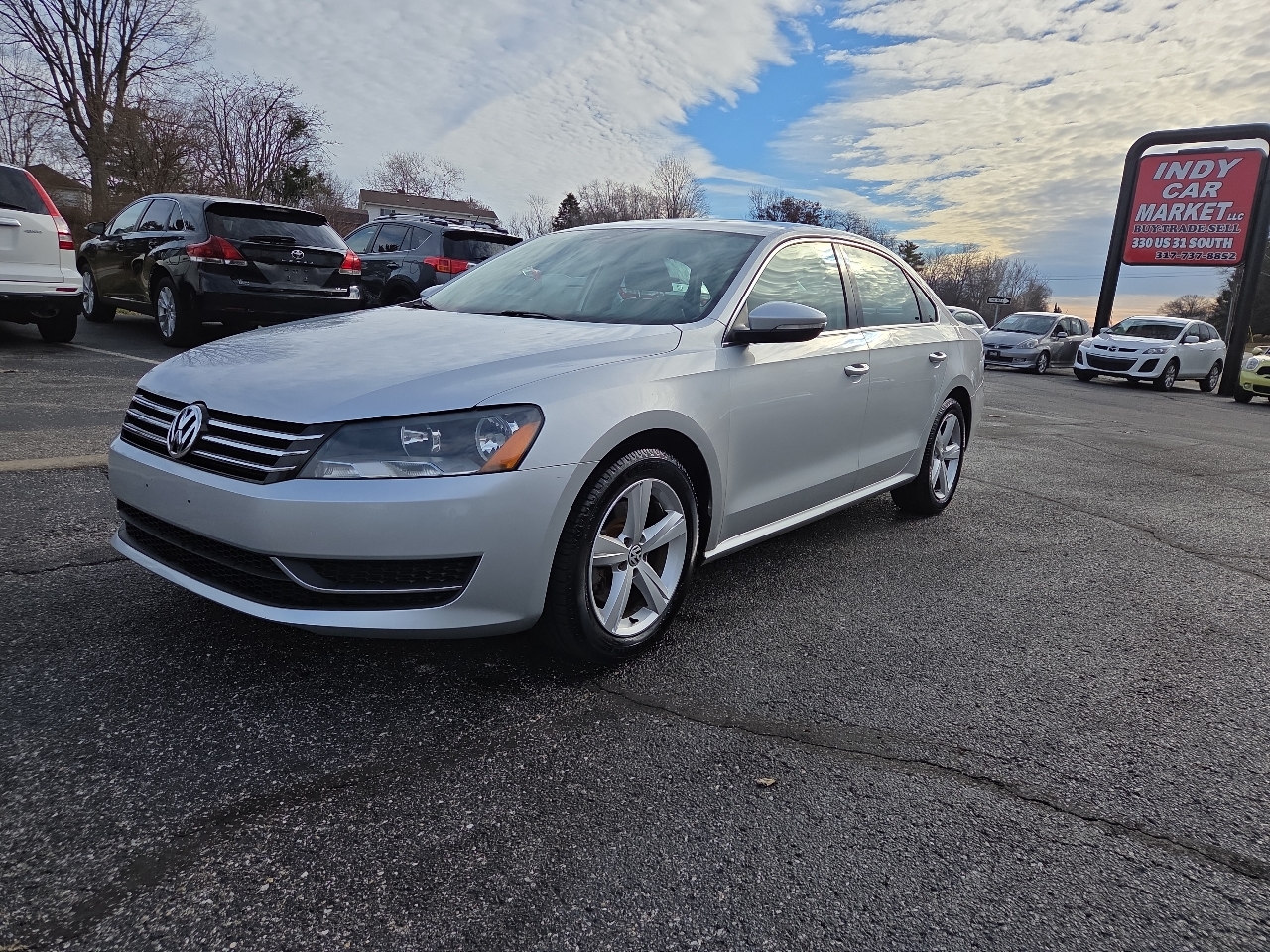 Volkswagen Passat 2.5L SE w/Sunroof 2012