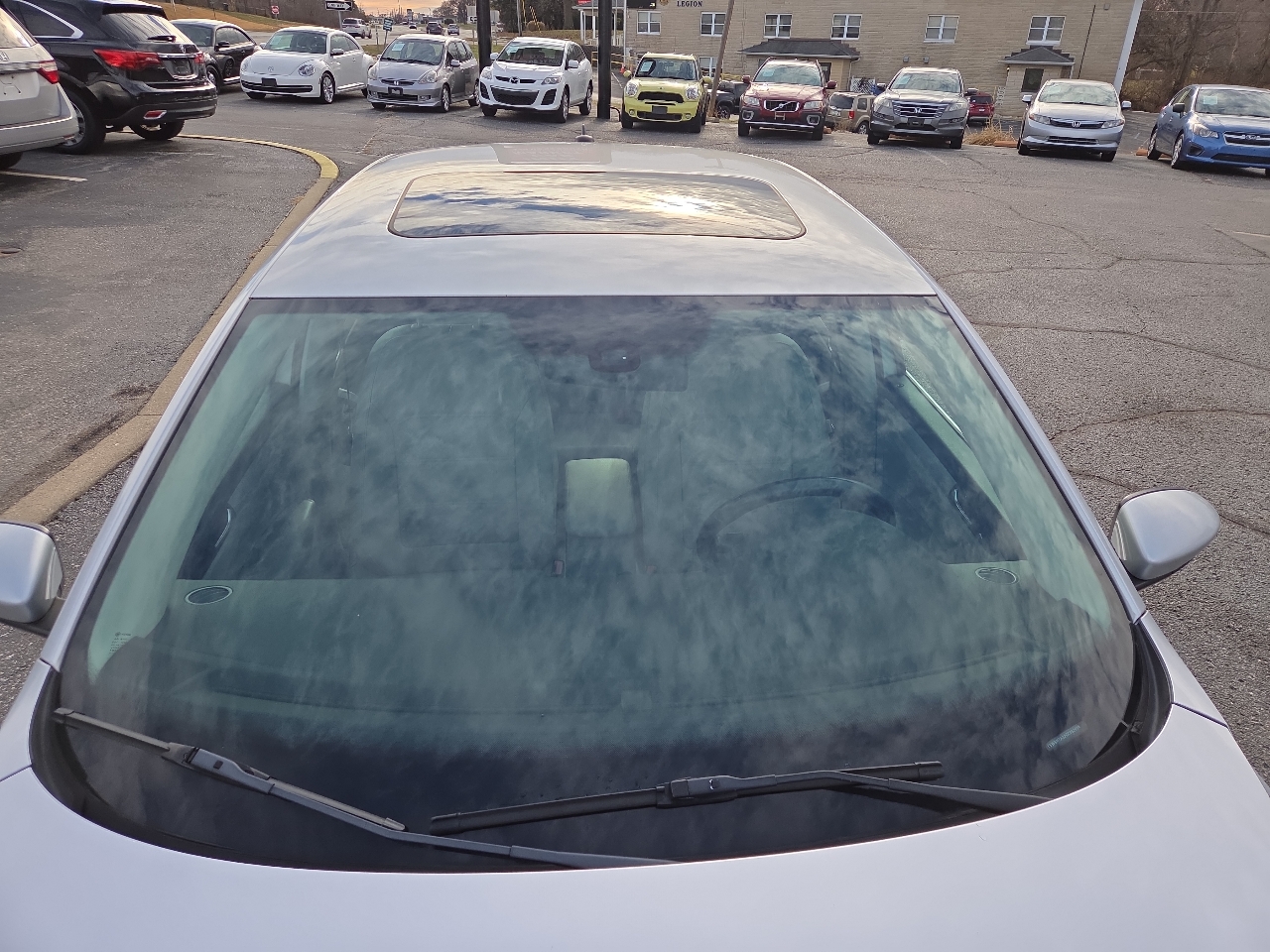 Volkswagen Passat 2.5L SE w/Sunroof 2012