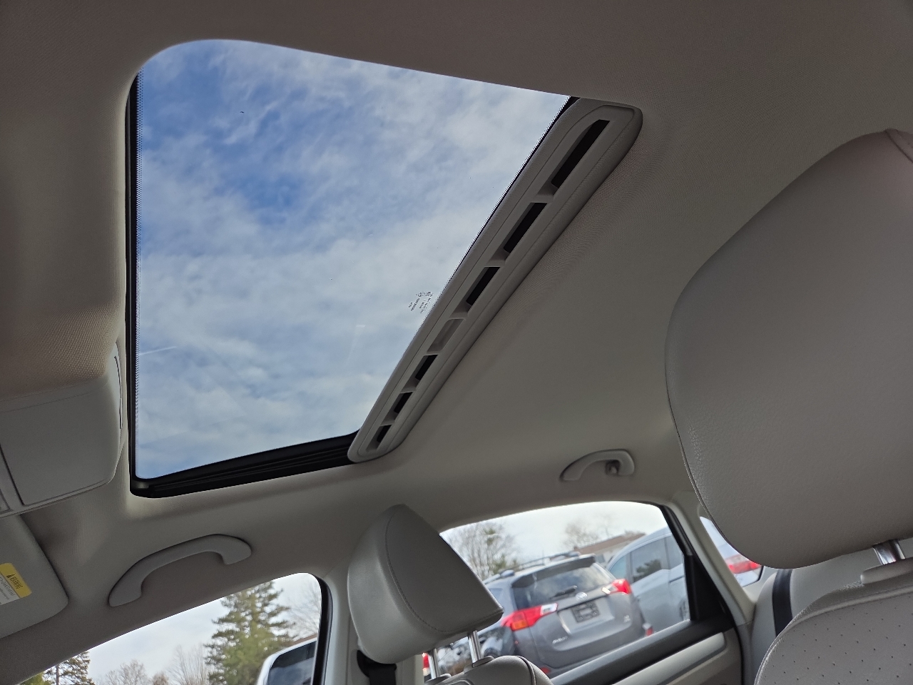 Volkswagen Passat 2.5L SE w/Sunroof 2012