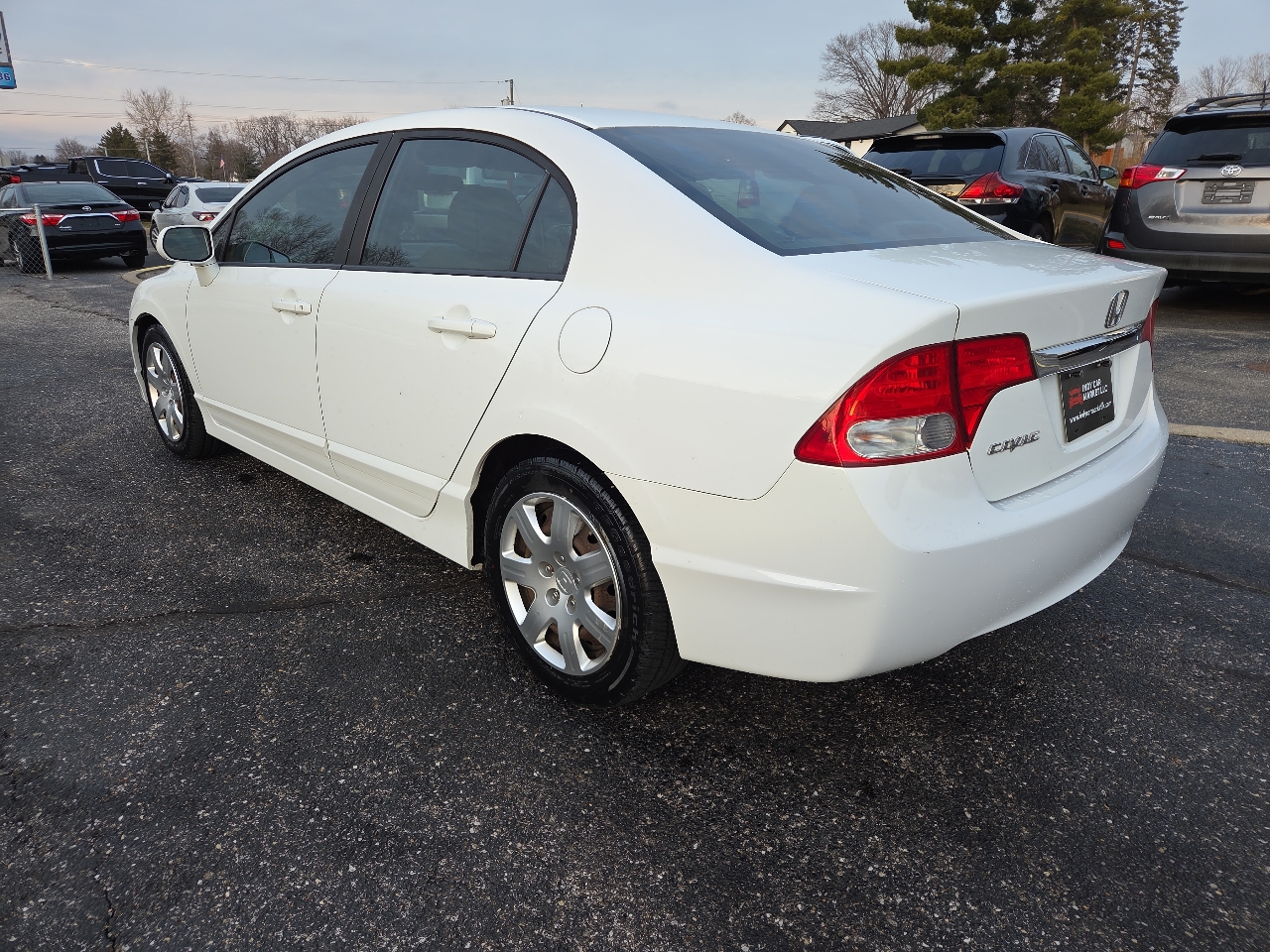 Honda Civic LX Sedan 5-Speed AT 2011