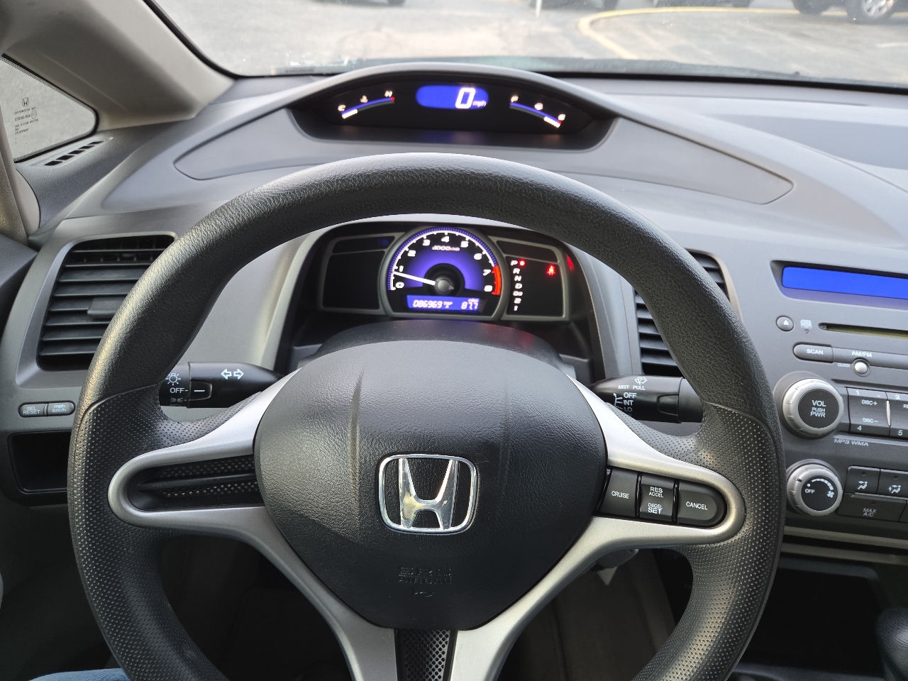 Honda Civic LX Sedan 5-Speed AT 2011