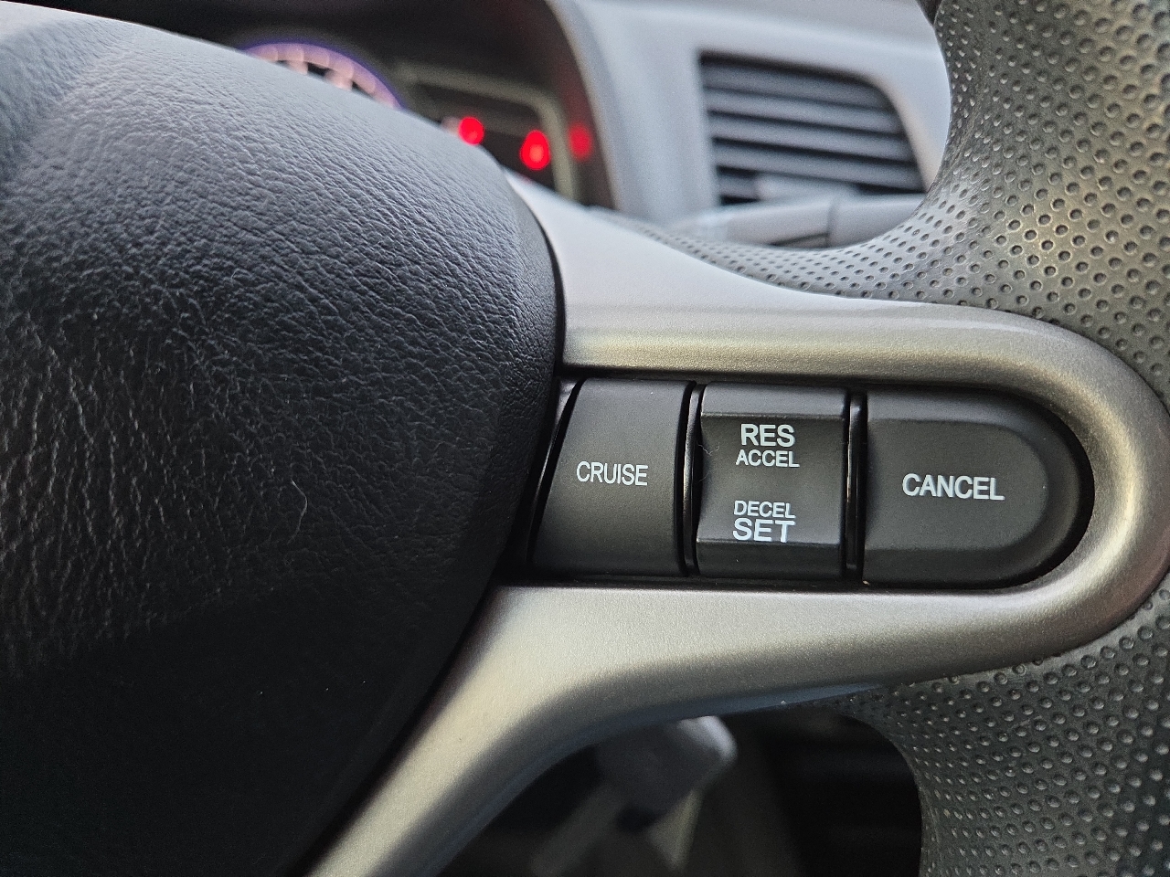 Honda Civic LX Sedan 5-Speed AT 2011