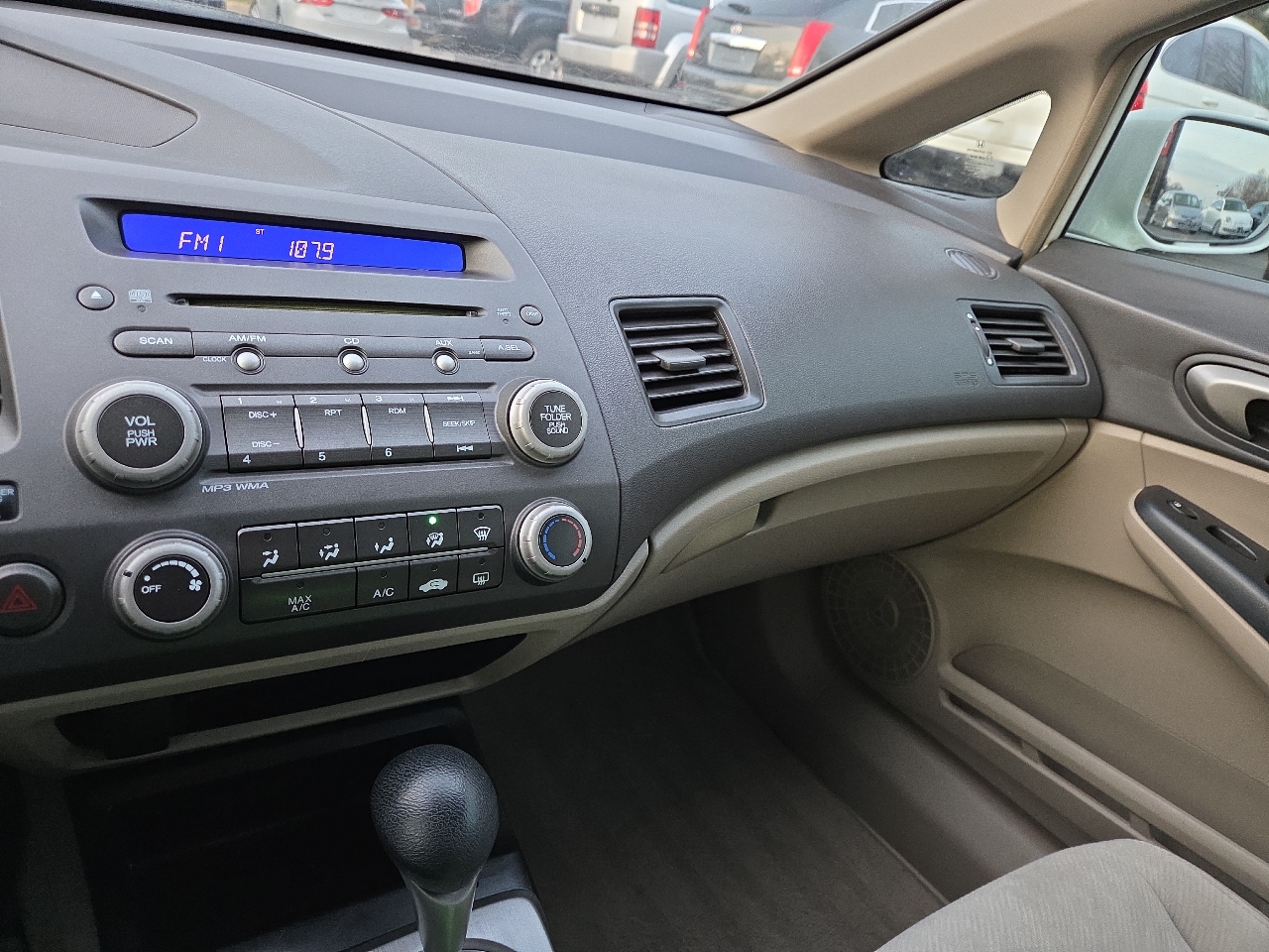 Honda Civic LX Sedan 5-Speed AT 2011