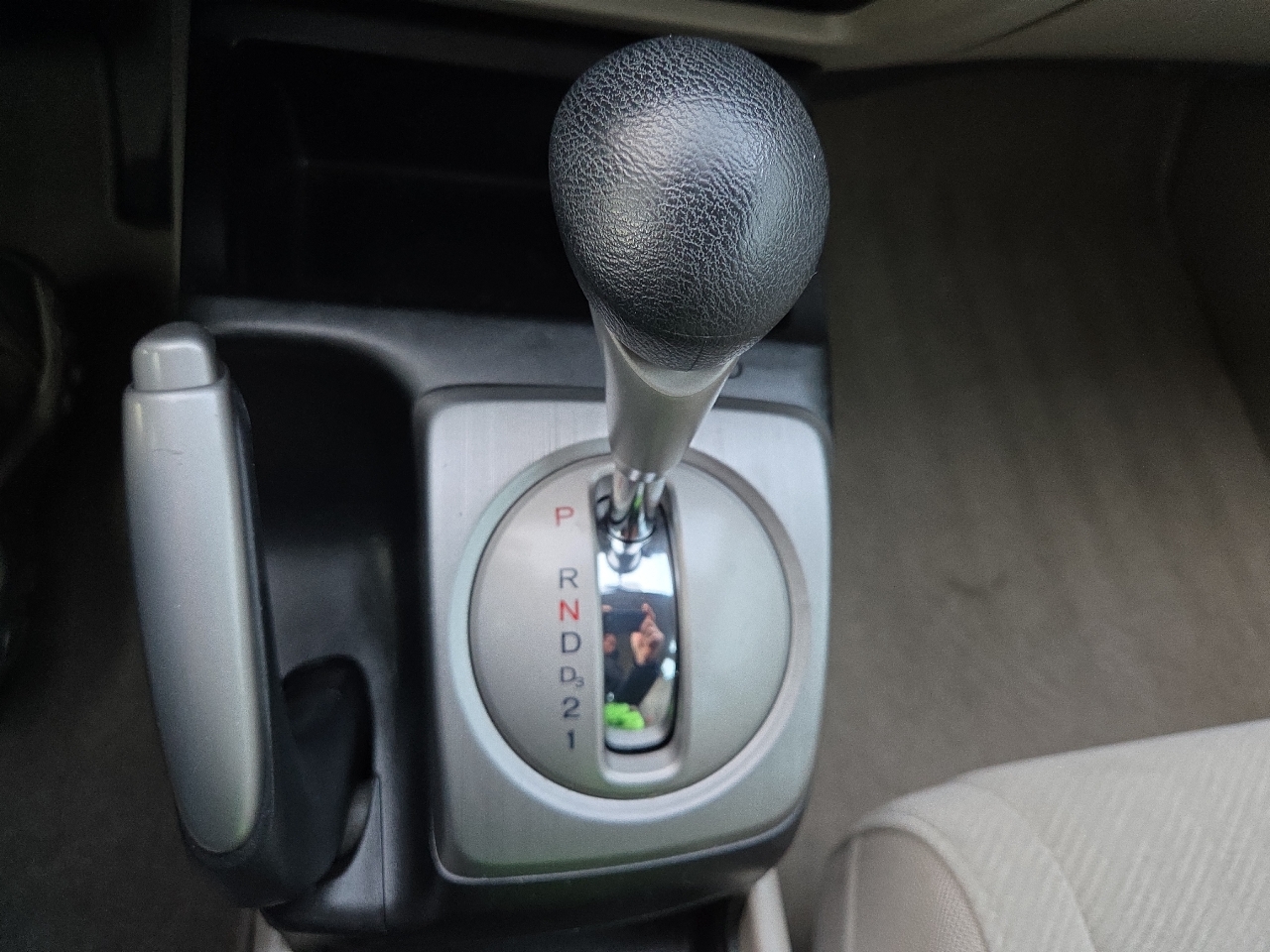 Honda Civic LX Sedan 5-Speed AT 2011