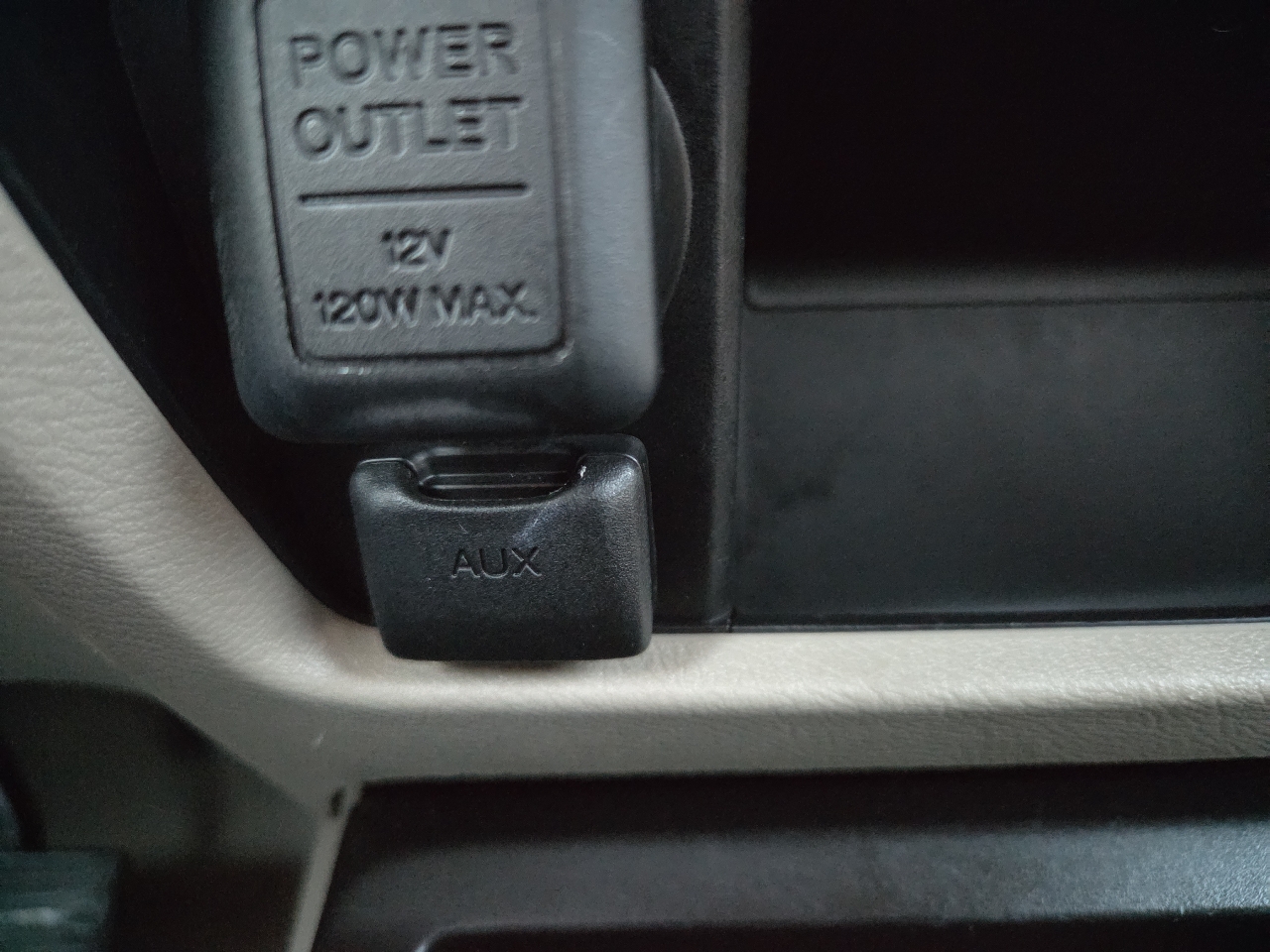 Honda Civic LX Sedan 5-Speed AT 2011