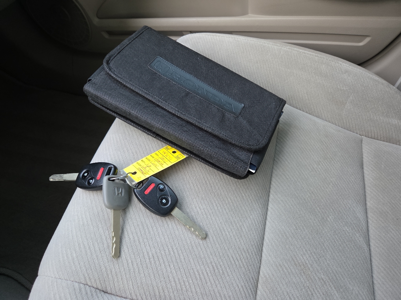 Honda Civic LX Sedan 5-Speed AT 2011