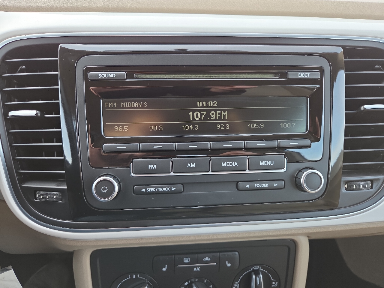 Volkswagen Beetle 2.5L 2013