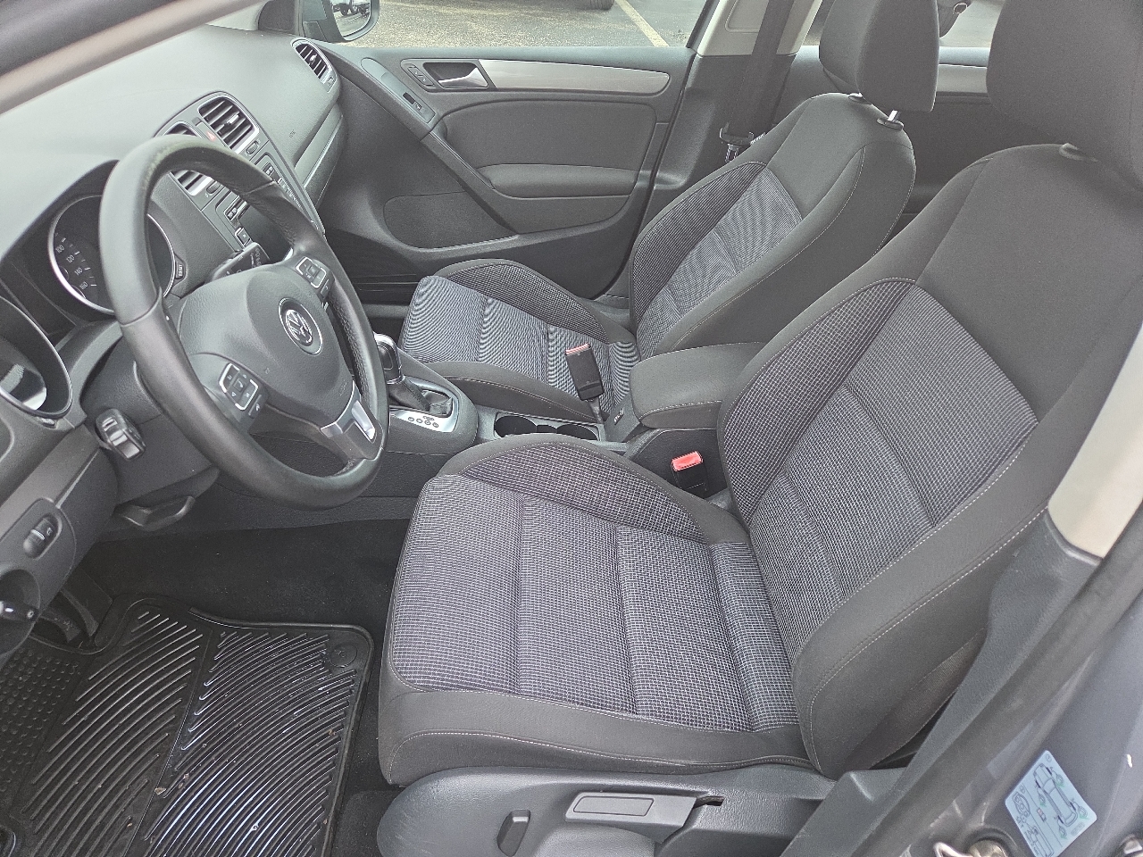 Volkswagen Golf 2.5L Conv & Sunroof 4 Door PZEV 2013