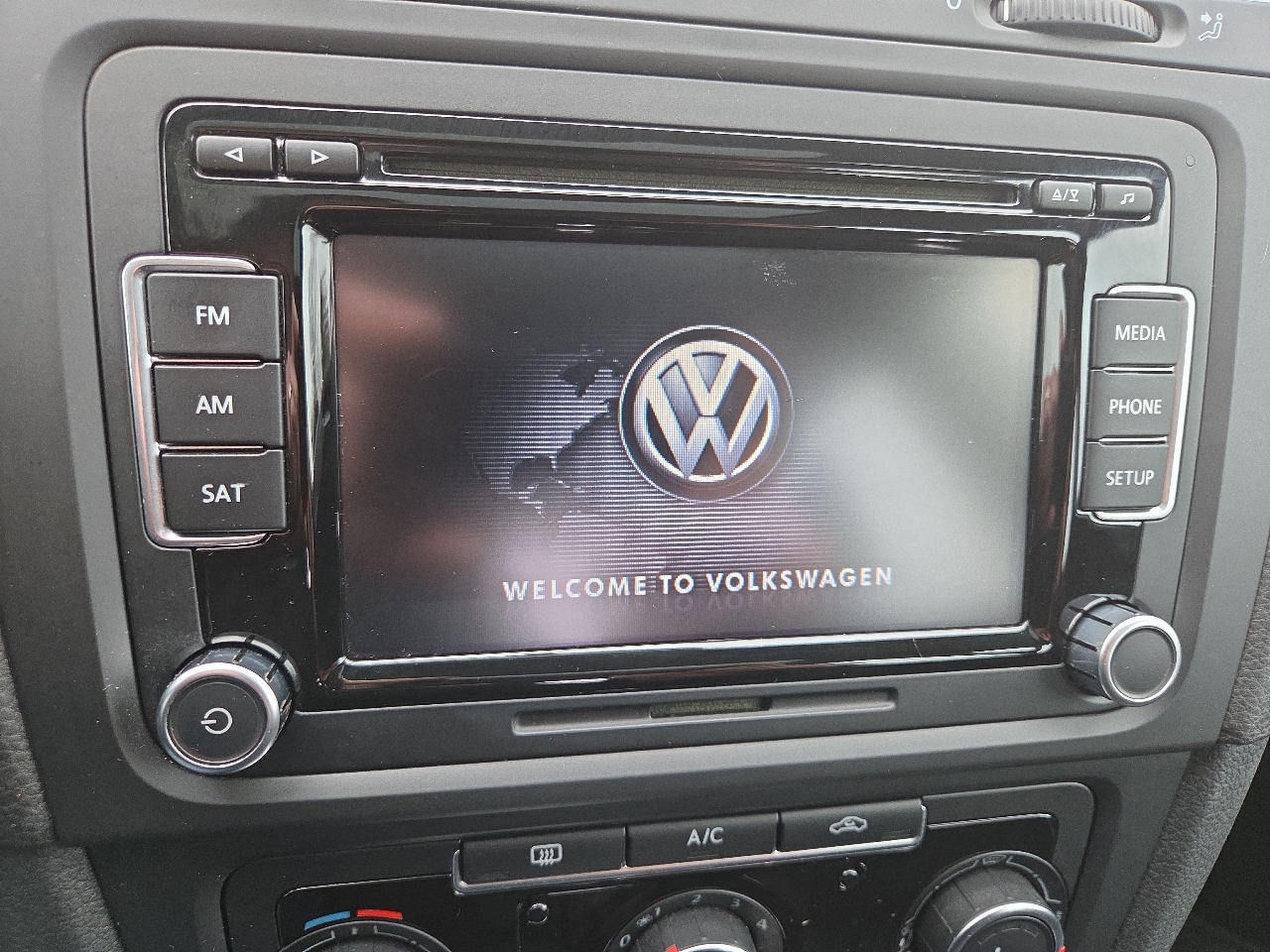 Volkswagen Golf 2.5L Conv & Sunroof 4 Door PZEV 2013