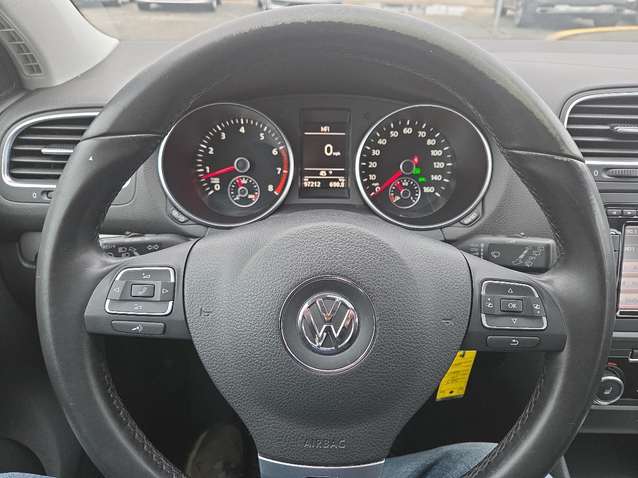 Volkswagen Golf 2.5L Conv & Sunroof 4 Door PZEV 2013