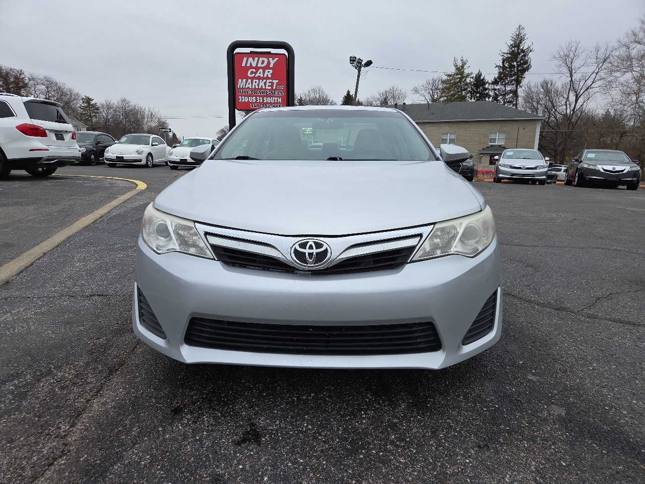 Toyota Camry 4dr Sedan LE 2013