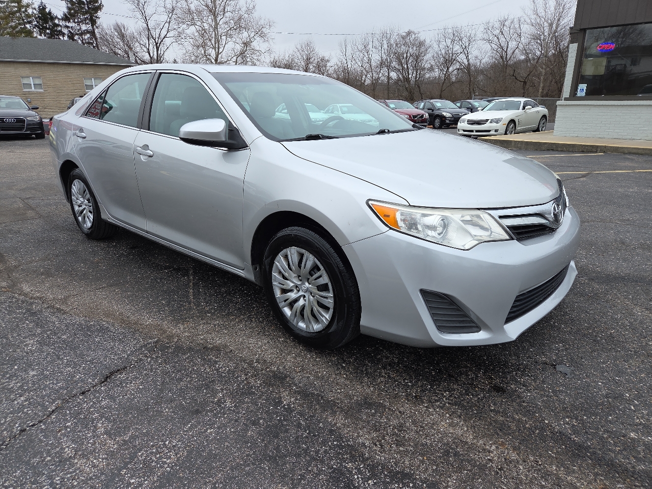 Toyota Camry 4dr Sedan LE 2013