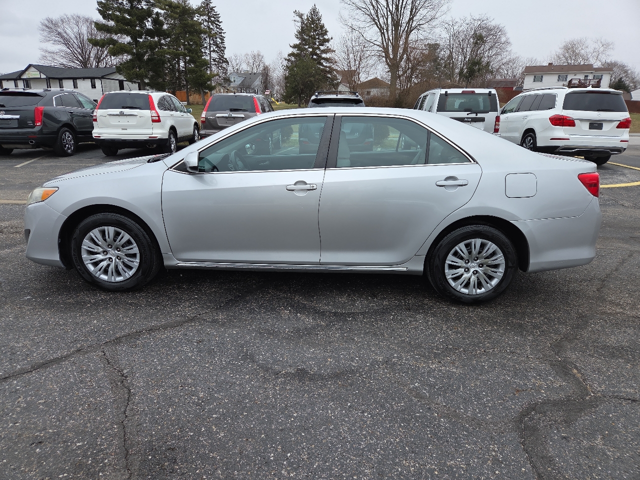 Toyota Camry 4dr Sedan LE 2013