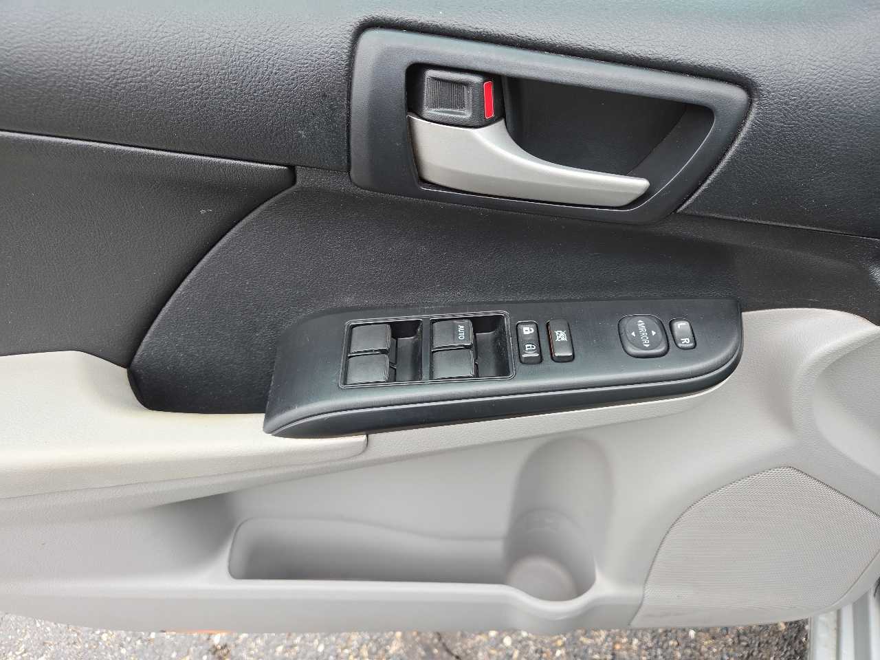 Toyota Camry 4dr Sedan LE 2013