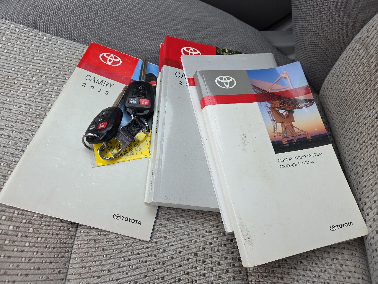 Toyota Camry 4dr Sedan LE 2013