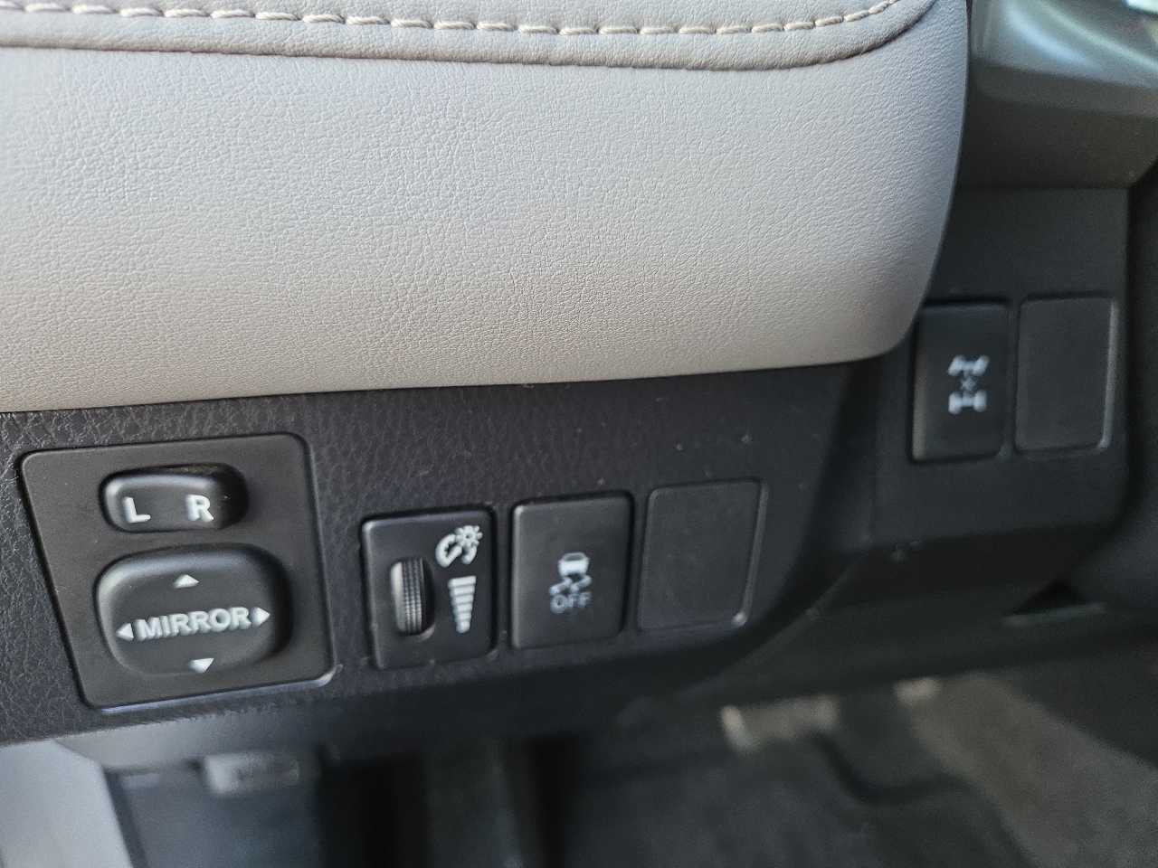 Toyota RAV4 XLE AWD 2013