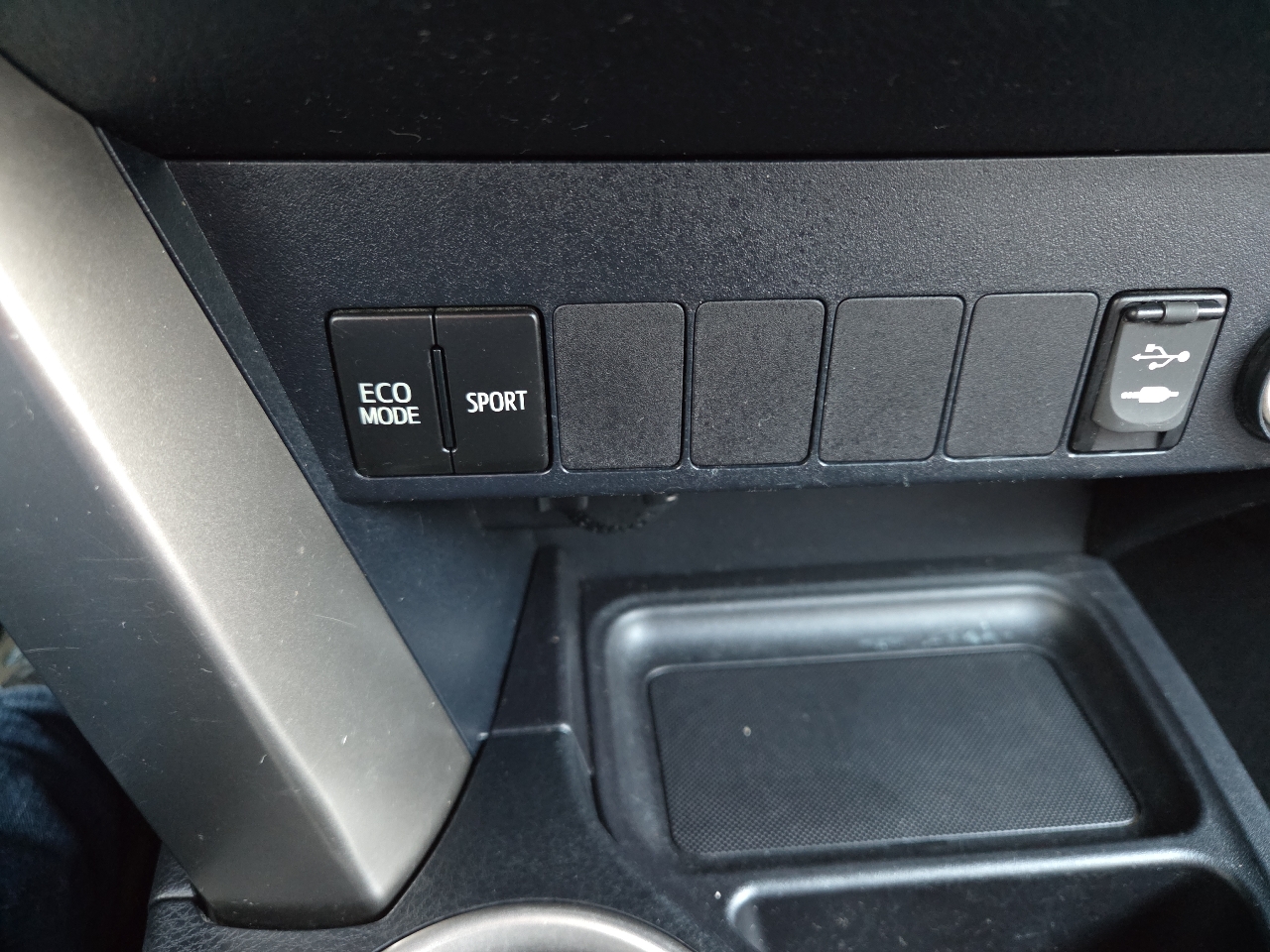 Toyota RAV4 XLE AWD 2013