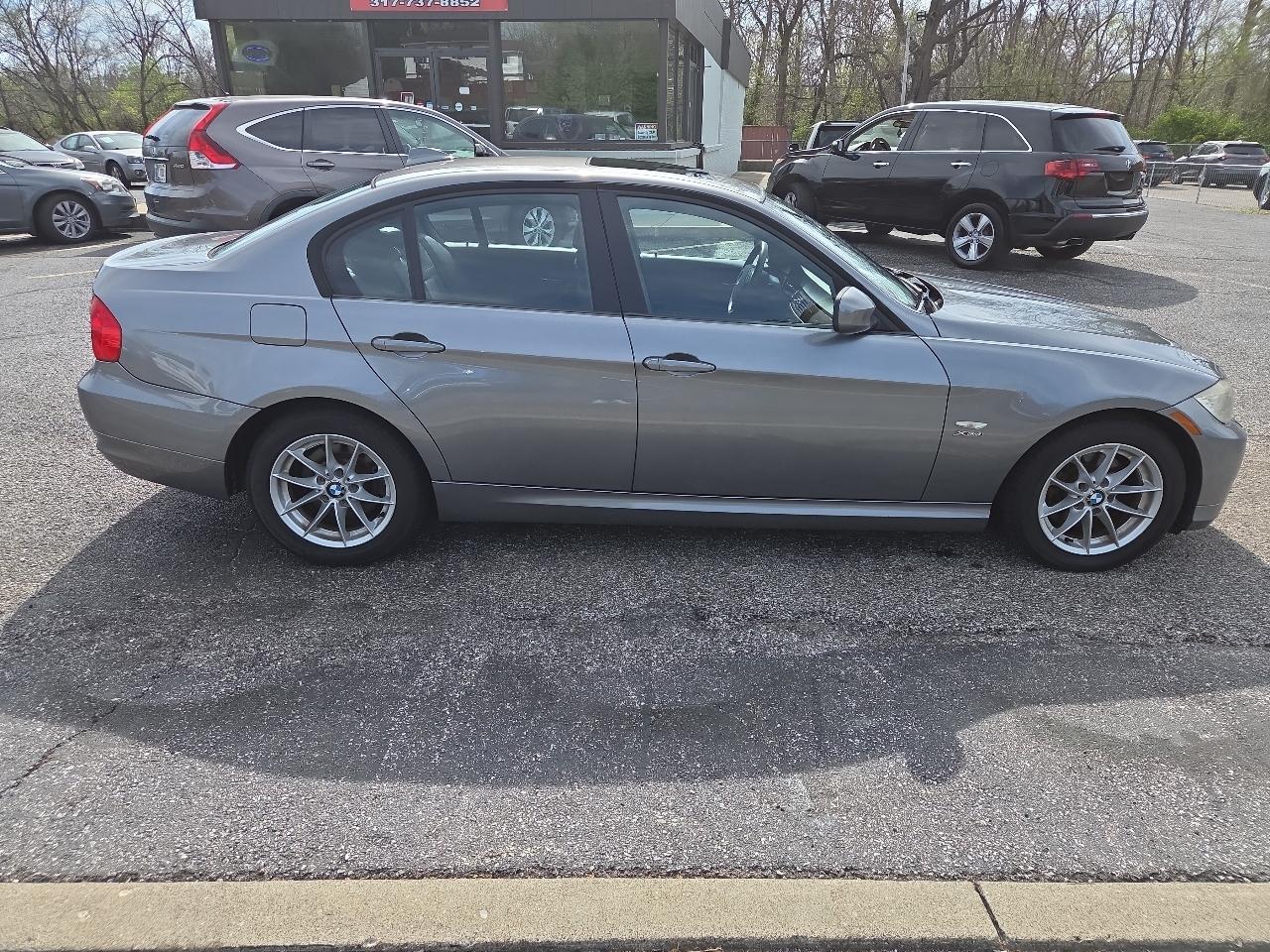 BMW 3-Series 328i xDrive 2010