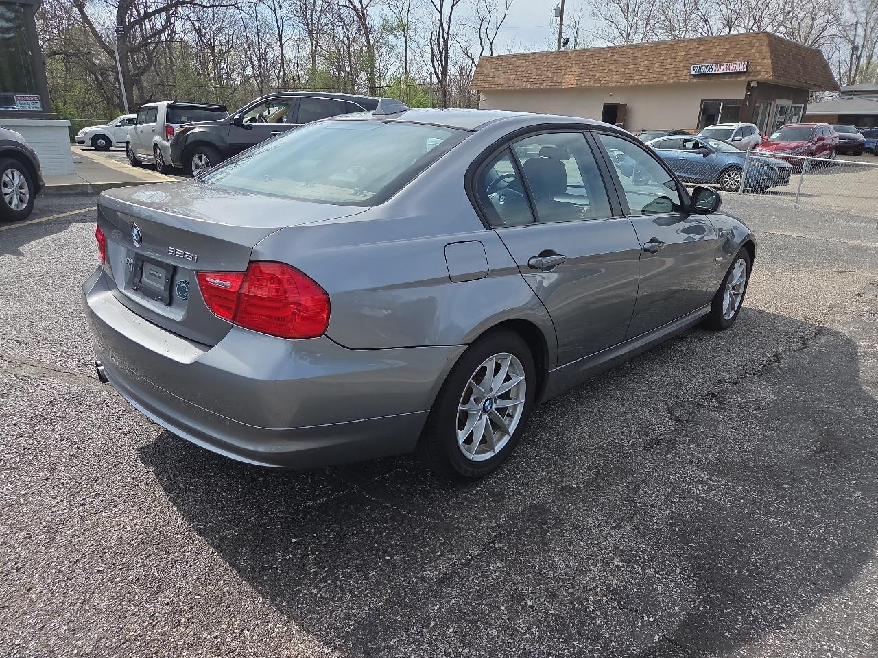 BMW 3-Series 328i xDrive 2010