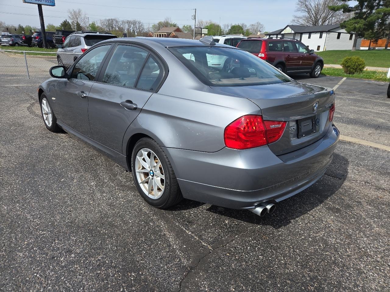 BMW 3-Series 328i xDrive 2010