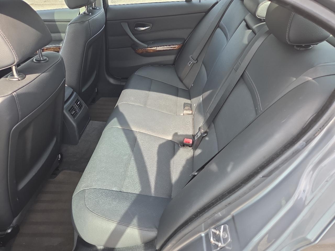 BMW 3-Series 328i xDrive 2010