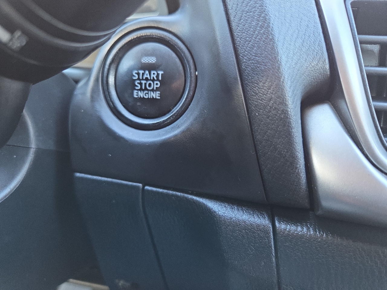 Mazda MAZDA3 i Sport AT 4-Door 2017