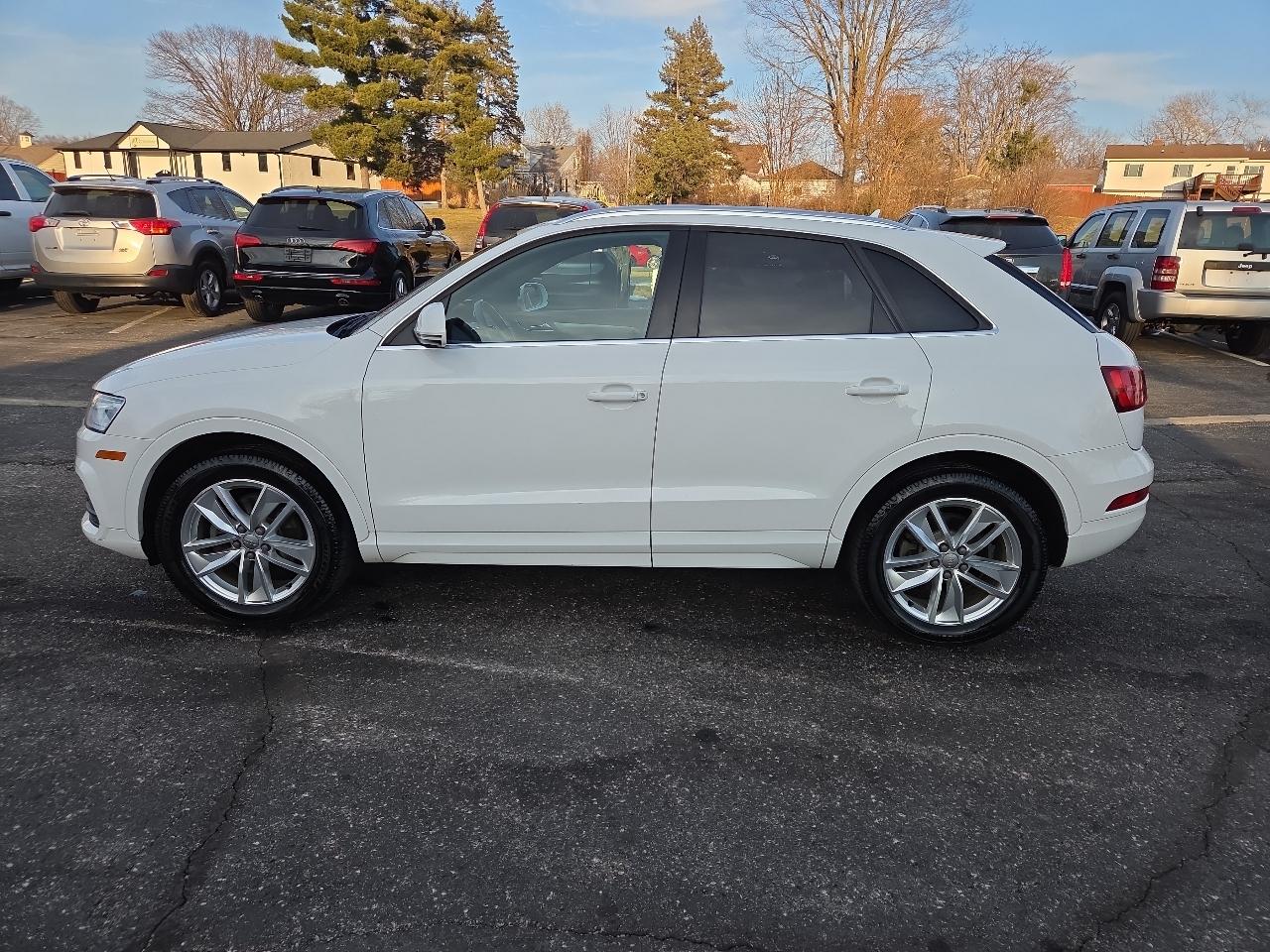 Audi Q3 2.0T quattro Premium Plus 2016