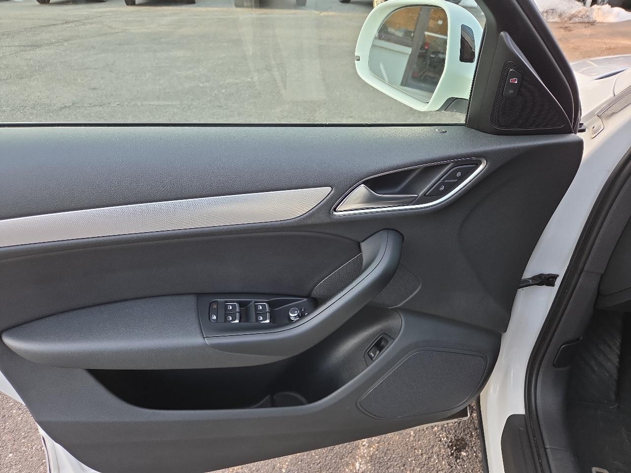 Audi Q3 2.0T quattro Premium Plus 2016