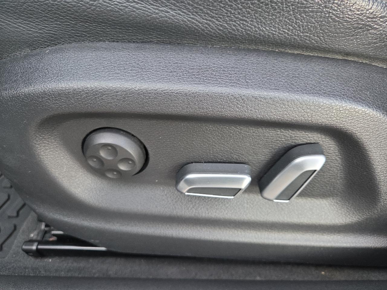 Audi Q3 2.0T quattro Premium Plus 2016