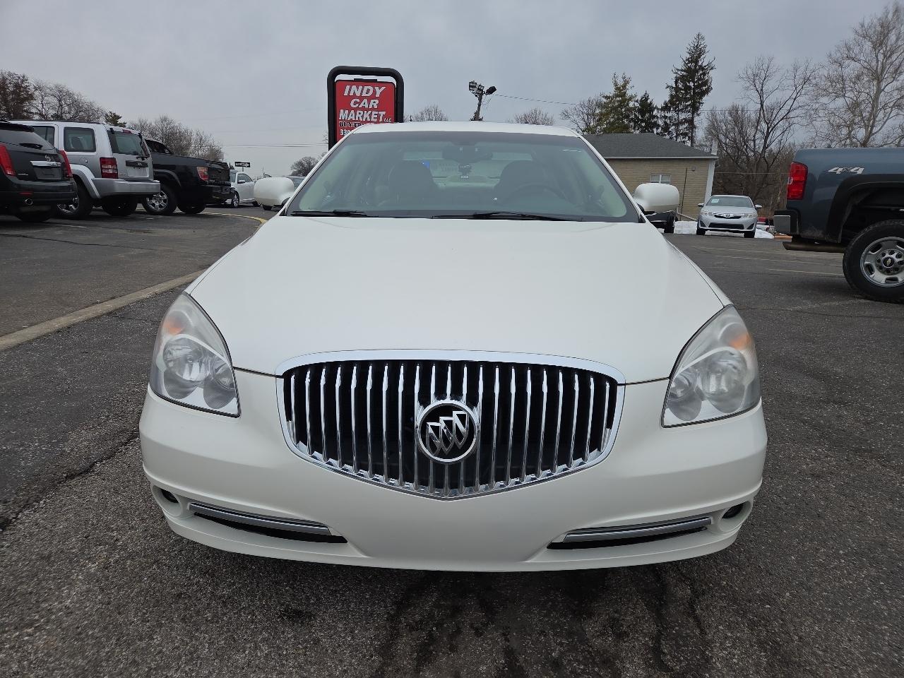 Buick Lucerne CXL 2011