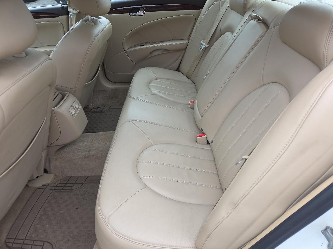 Buick Lucerne CXL 2011