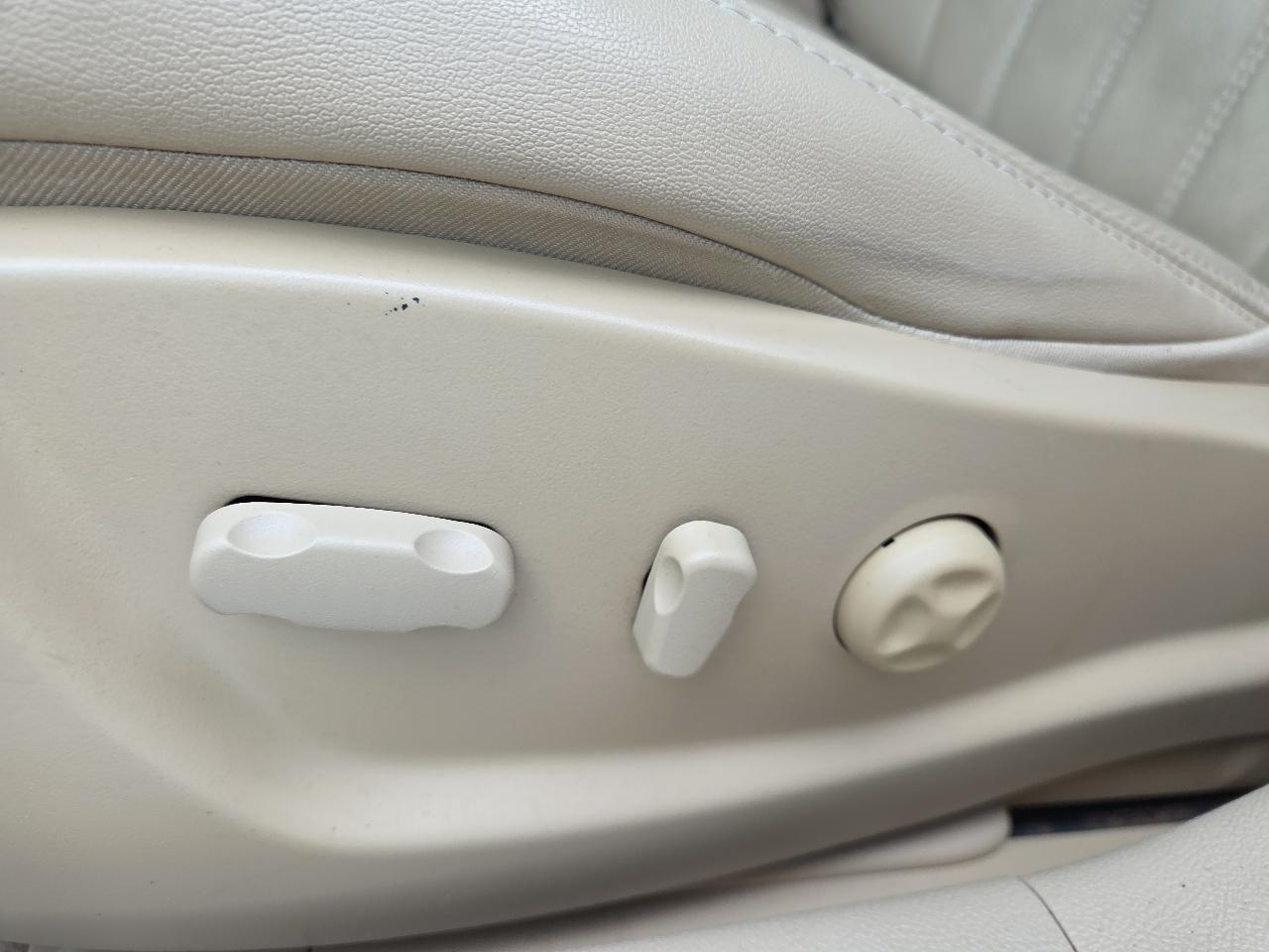 Buick Lucerne CXL 2011