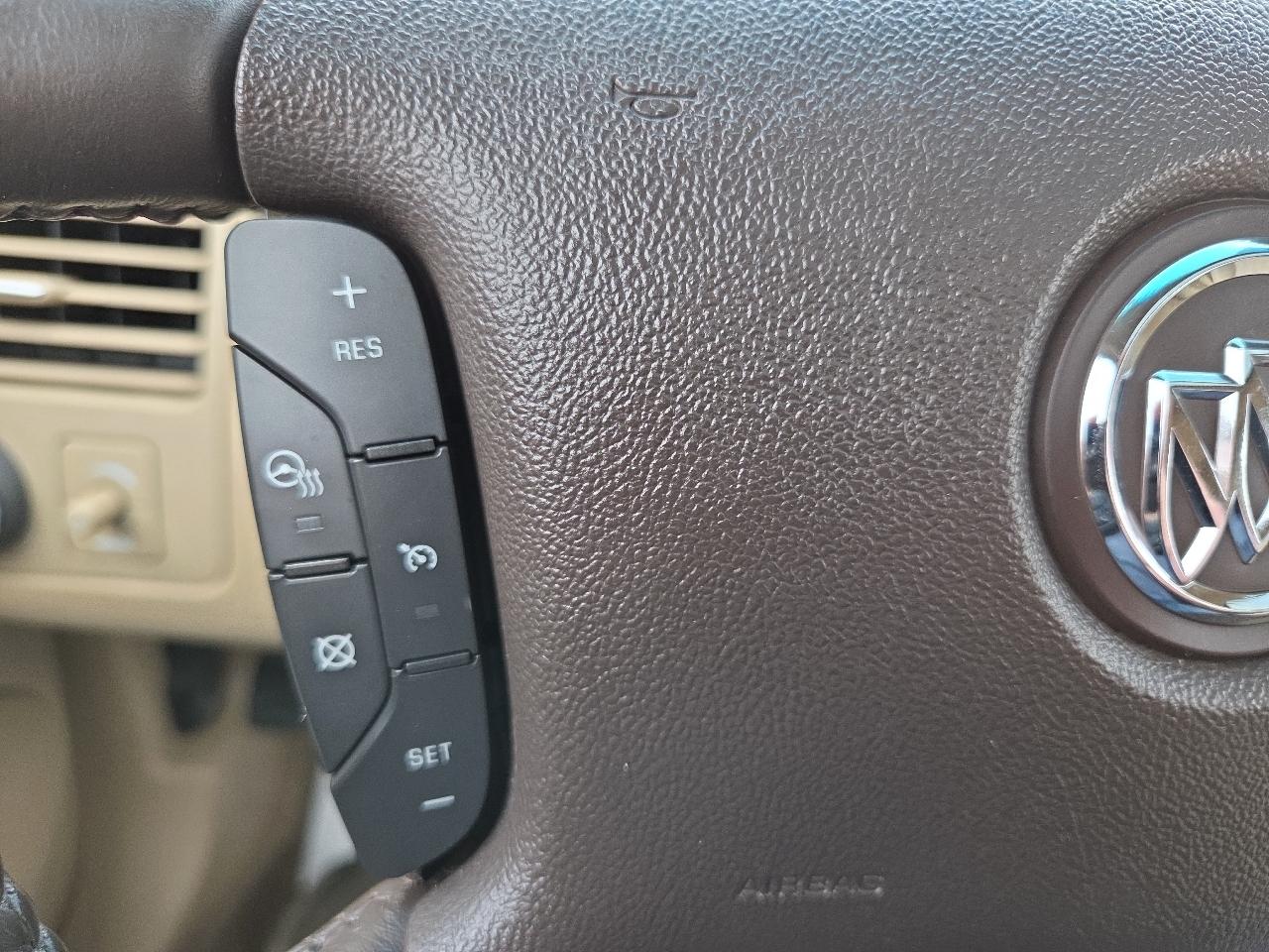 Buick Lucerne CXL 2011