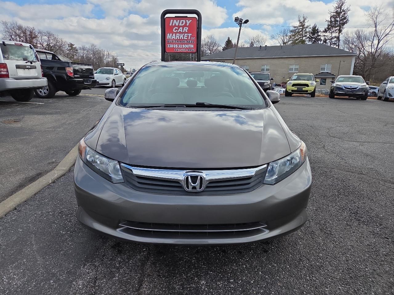 Honda Civic LX Sedan 5-Speed AT 2012