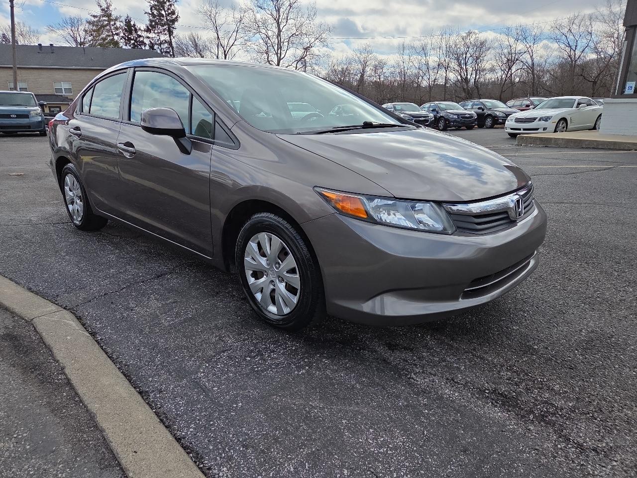 Honda Civic LX Sedan 5-Speed AT 2012