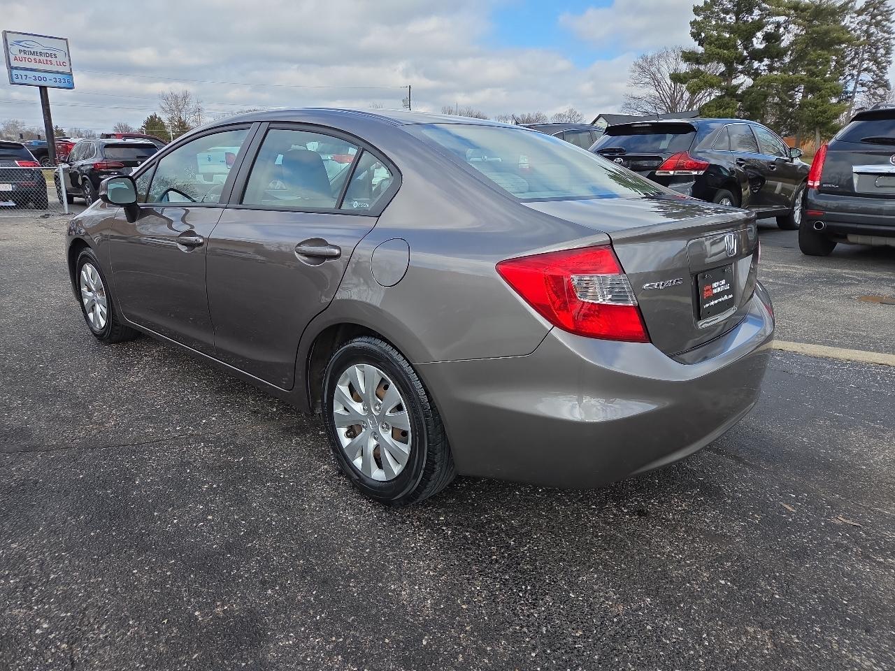 Honda Civic LX Sedan 5-Speed AT 2012